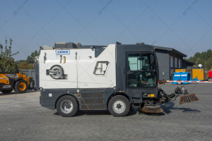 Підмітальна машина Schmidt Compact 400 Compact Sweeper  2016 р. 3665,7 м/г.,  №4127 L