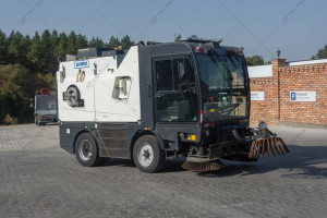 Підмітальна машина Schmidt Compact 400 Compact Sweeper  2016 р. 3665,7 м/г.,  №4127 L