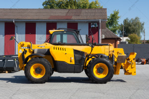 JCB 533-105 2017 y. 4715 m/h. № 5484