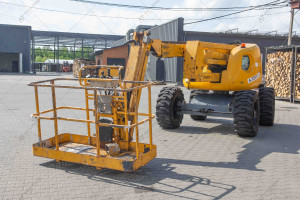 Коленчатый подъемник Haulotte HA16PXNT 2005 г. 4926 м/ч., № 5499