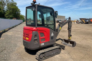 Мини экскаватор Volvo EC18D 2018 г. 1820 м/ч.