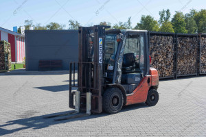 Вилковий навантажувач TOYOTA 06-8FG25F 2016 р. 13073.4 м/г. № 5486  
