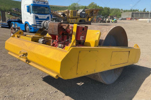 Причіпний дорожній каток Bomag Towable 