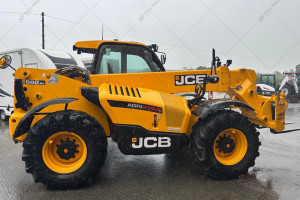 Телескопічний навантажувач JCB 560-80 2021 р. 112 кВт 1359 м/год.
