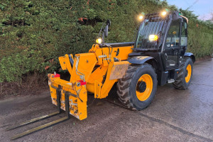 Телескопический погрузчик JCB 533-105 2017 г. 3800 м/ч. 