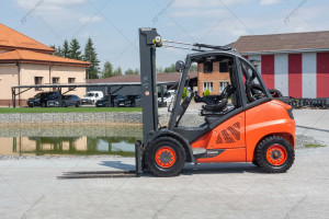 Газовый вилочный погрузчик Linde H45T-02 2014 г. 55 кВт, 3334,8 м/ч., №4204 