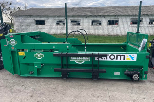 Straw bale spreader Spread-a-Bale Midi XL 2VR Green
