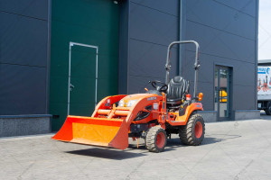 Трактор Kubota BX2370 з мульчером Samasz PIKO 100 H