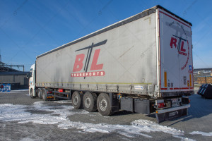 Tilt side (curtain) Schmitz SCB S3T semitrailer 2011  y/m.