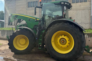Трактор John Deere 8400R 2020 г. 4413 м/год. № 5573 Трактор John Deere 8400R 2020 г. 4413 м/год. № 5573