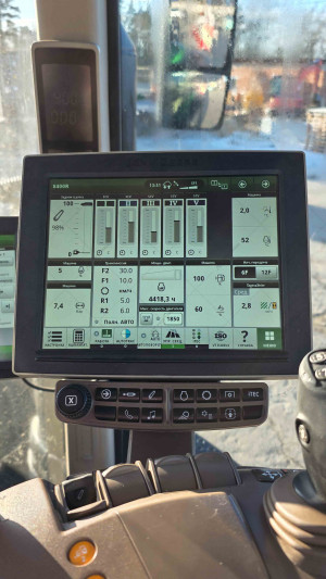 Трактор John Deere 8400R 2020 г. 4413 м/год. № 5573