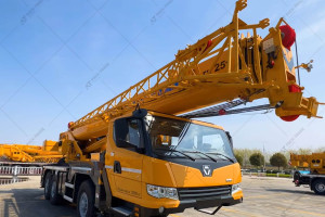 XCMG XCT25L5_SR (all-wheel drive 6x6)