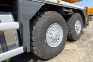 XCMG XCT25L5_SR (all-wheel drive 6x6)