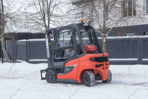 Вилочный погрузчик Linde H25T-01 2020 г. 39,6 кВт., 5025 м/ч. №6084