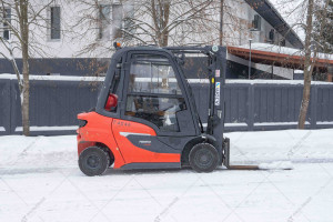 Вилочный погрузчик Linde H25T-01 2020 г. 39,6 кВт., 5025 м/ч. №6084