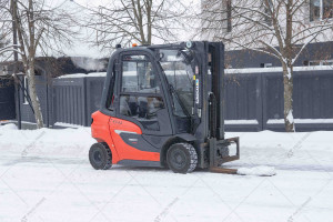 Вилочный погрузчик Linde H25T-01 2020 г. 39,6 кВт., 5025 м/ч. №6084