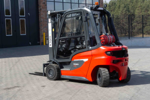 Вилочный погрузчик Linde H25T-01 2020 г. 39,6 кВт., 5026 м/ч. №6084