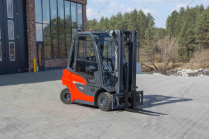 Вилочный погрузчик Linde H25T-01 2020 г. 39,6 кВт., 5026 м/ч. №6084