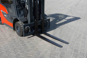 Вилочный погрузчик Linde H25T-01 2020 г. 39,6 кВт., 5026 м/ч. №6084