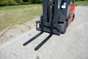 Вилочный погрузчик Linde H25T-01 2020 г. 39,6 кВт., 5026 м/ч. №6084