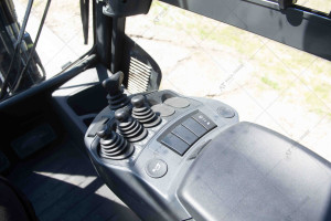 Вилочный погрузчик Linde H25T-01 2020 г. 39,6 кВт., 5026 м/ч. №6084