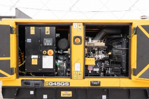 Дизельный генератор JCB G45QS 35,8 кВт с AVR, подогрев, подзарядка