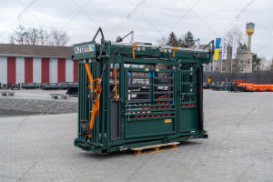 Hydraulic cattle crush A.TOM