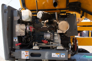 Коленчатый подъемник Haulotte HA16RTJPRO 4WD 2015 г. 26,5 кВт. 1795 м/ч. № 5429