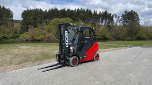 Вилочный погрузчик Linde H25T-02 2015 г. 9179 м/ч., № 5837