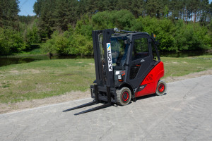 Вилочный погрузчик Linde H25T-02 2015 г. 9179 м/ч., № 5837