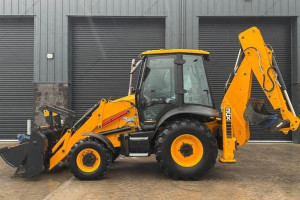 Экскаватор погрузчик JCB 3CX 14 2023 г. 81 кВт 240 м/ч.