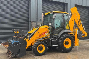 Экскаватор погрузчик JCB 3CX 14 2023 г. 81 кВт 240 м/ч.