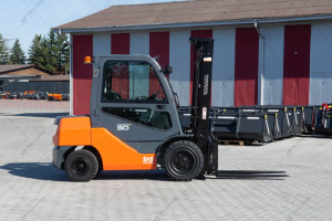 Дизельний вилковий навантажувач Toyota 06-8FD30F 2015 р. 36 кВт., 4118,6 м/г., № 5475