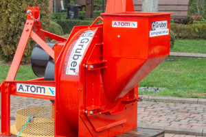 Навісна зернодробарка для кукурудзяної пасти Gruber Profi 600M