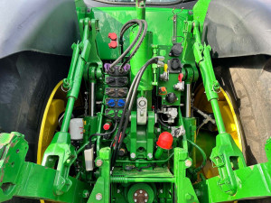 Трактор John Deere 8400R 2020 г. 4153,1 м/год. № 5629 Трактор John Deere 8400R 2020 г. 4153,1 м/год. № 5629