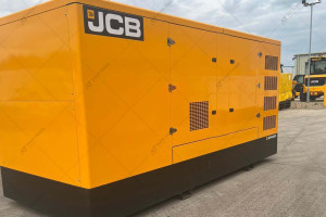 Дизельний генератор JCB G545QX 442/404 кВт