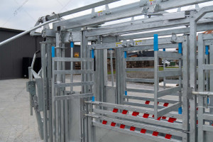 Станок для вертикальной фиксации КРС A.ТОМ с оцинкованным покрытием