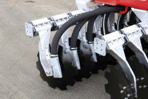 Disc harrow with applicator VOLMER Agritec TRG-W 401