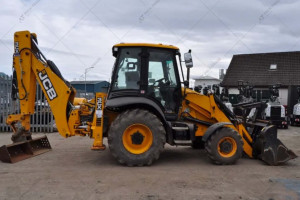 JCB 3CX 2023 y. 81 kW 328 m/h.