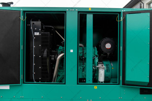 Дизельный генератор Cummins C450D5Q 360/327 кВт закрытого типа