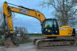 JCB JS220 2014 y. 129 kW. 7400 m/h.