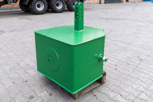 A.TOM 900 counterweight for front hitch