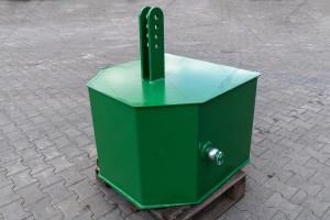 A.TOM 900 counterweight for front hitch