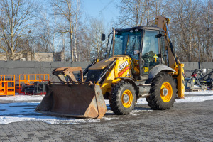 JCB 3CX 2011 y. 74.2 kW 3495,2 m/h.№5132