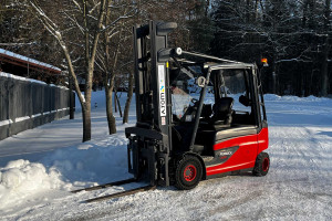 Вилковий навантажувач Linde E25L-01 2015 р. 6544 м/г. № 5526