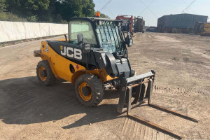 Навантажувач JCB 520-40 2015 р. 4400 м/год.