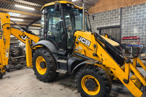 Екскаватор навантажувач JCB 3CX 2015 р. 68 кВт 7856 м/год.