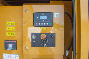 Дизельный генератор CAT DE550E0 440/400 кВт, 2024 г. (подогрев и подзарядка) 