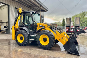 JCB 4CX 2019 y. 5086 m/h.