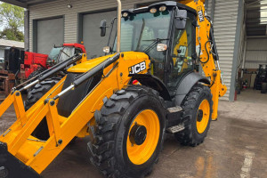 Экскаватор погрузчик JCB 4CX 2019 г. 5086 м/ч.